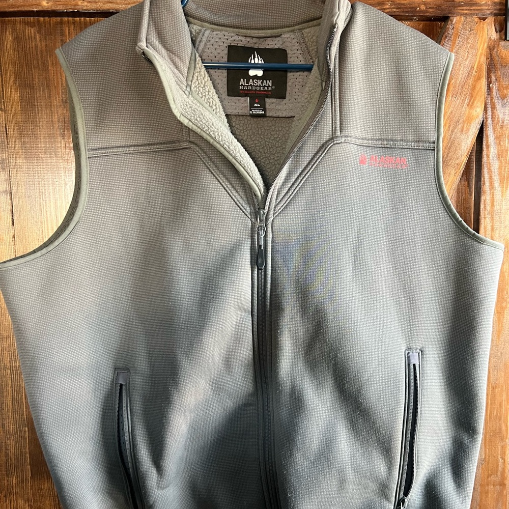 Men’s Alaskan Hardgear Vest Size XL
